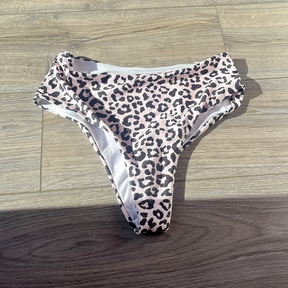 Bathing suit bottoms